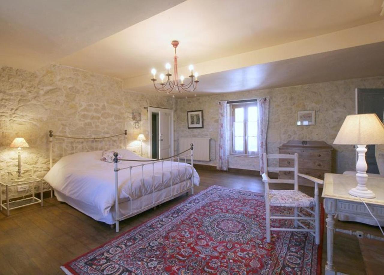 Chambre D'Hotes Spacieuse, Salle De Bain Privative Saint-Michel-de-Fronsac Экстерьер фото