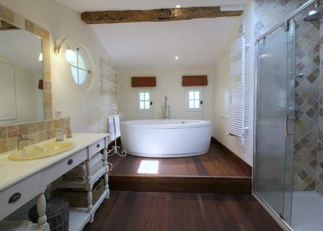 Chambre D'Hotes Spacieuse, Salle De Bain Privative Saint-Michel-de-Fronsac Экстерьер фото